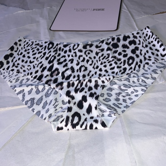 (XXL) Victoria's Secret No Show Hiphugger Underwear Panty - Picture 4 of 10